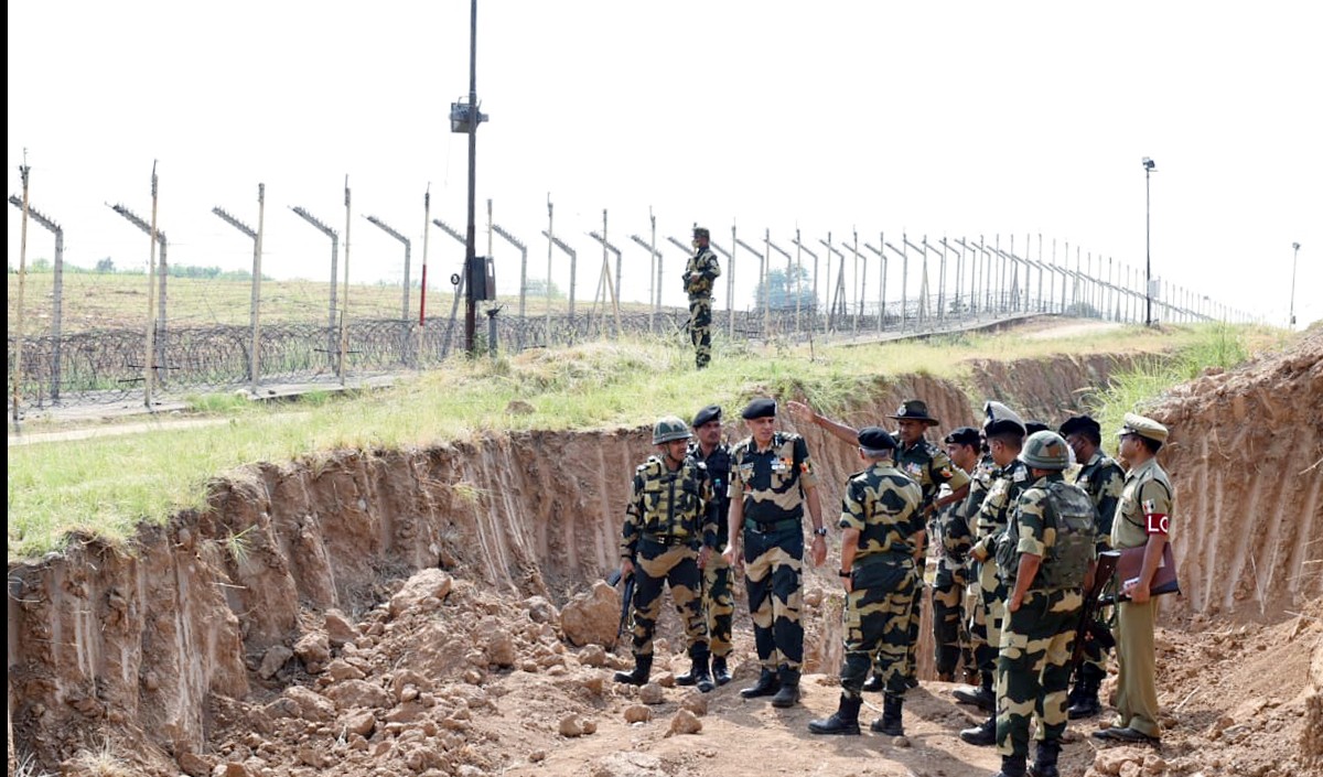 जम्मू सीमा चौकी पर बीएसएफ के उपनिरीक्षक ने आत्महत्या की: अधिकारी