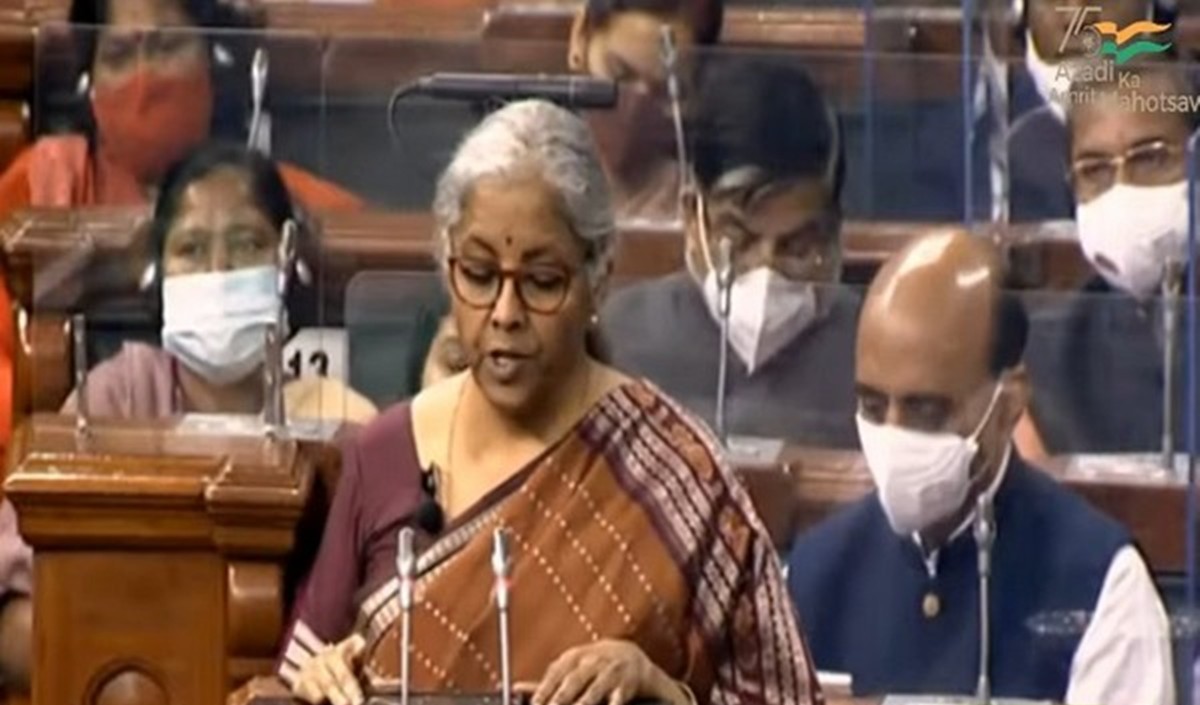 बजट में रक्षा क्षेत्र के लिए 5.25 लाख करोड़ रुपये आवंटित