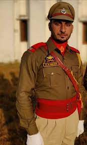 कश्मीर में पुलिसकर्मी की हत्या आतंकी ने श्रीनगर के बाजार में सरेआम सब इंस्पेक्टर को 2 गोली मारीं