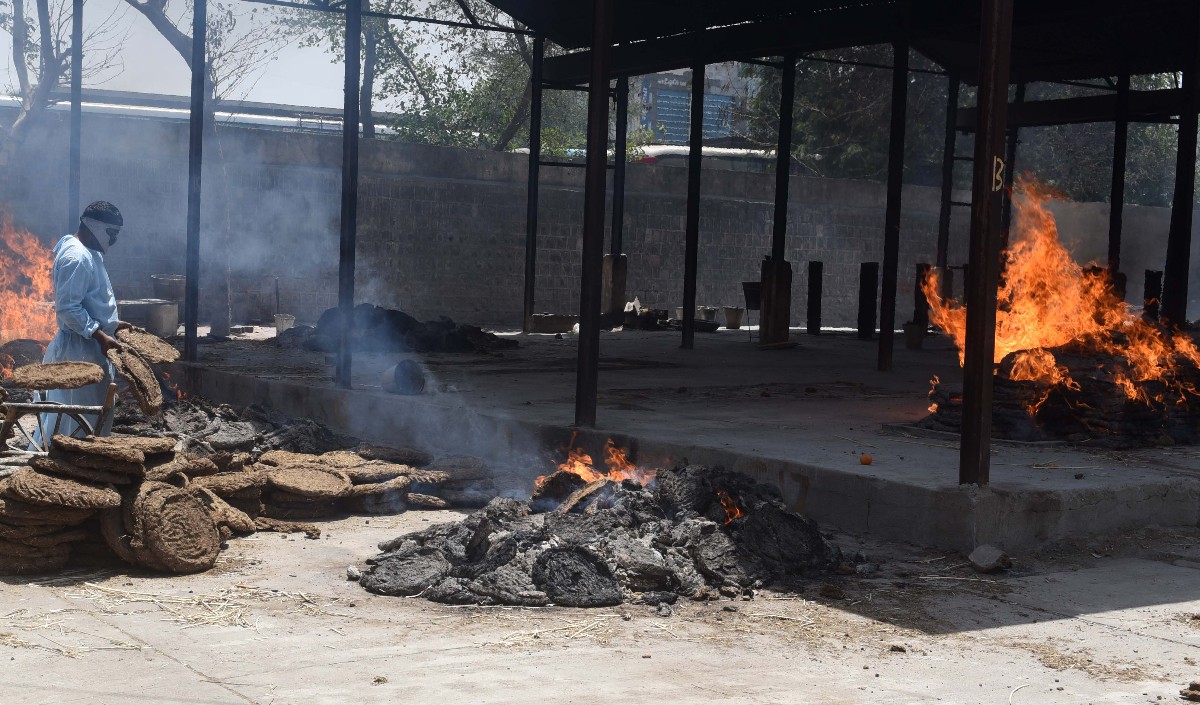  देश में कोविड-19 के 83876 नए मामले 895 और मरीजों की मौत