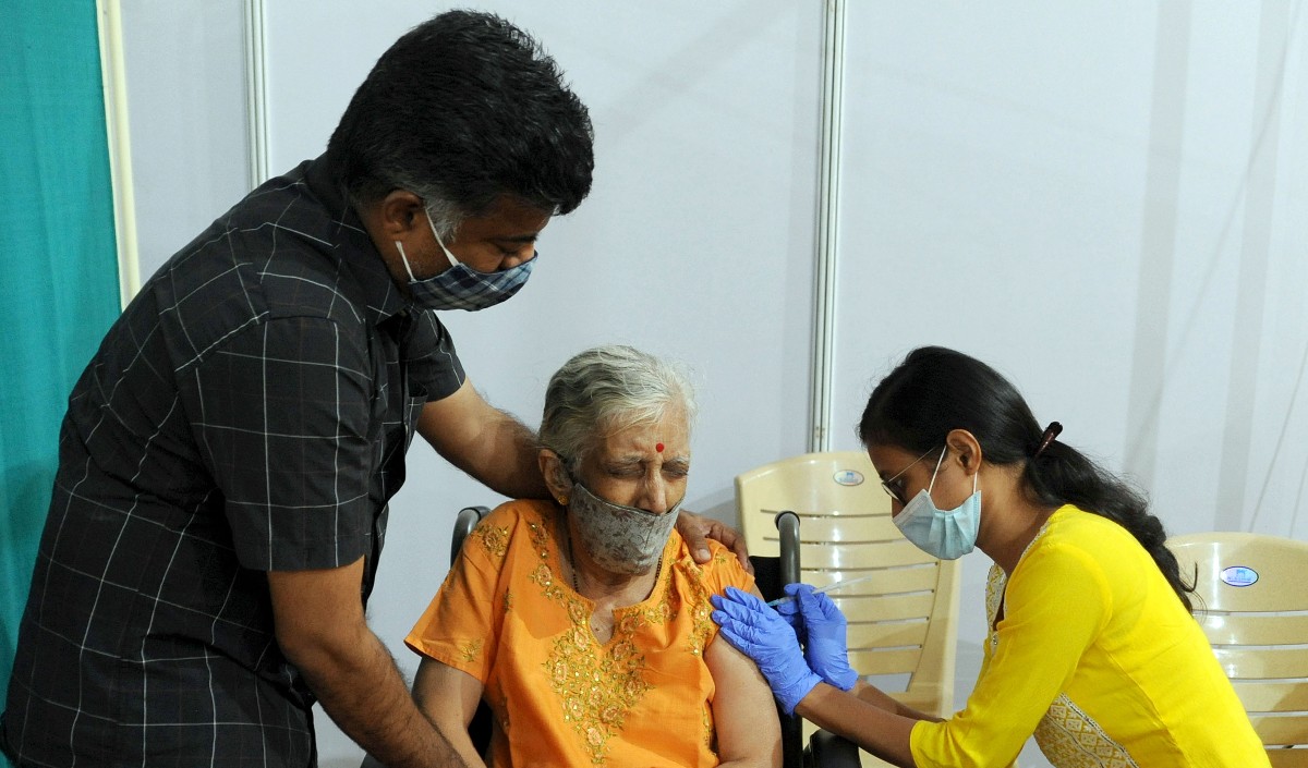 देश में कोविड-19 रोधी टीके की कुल 185 करोड़ से अधिक खुराक दी गईं