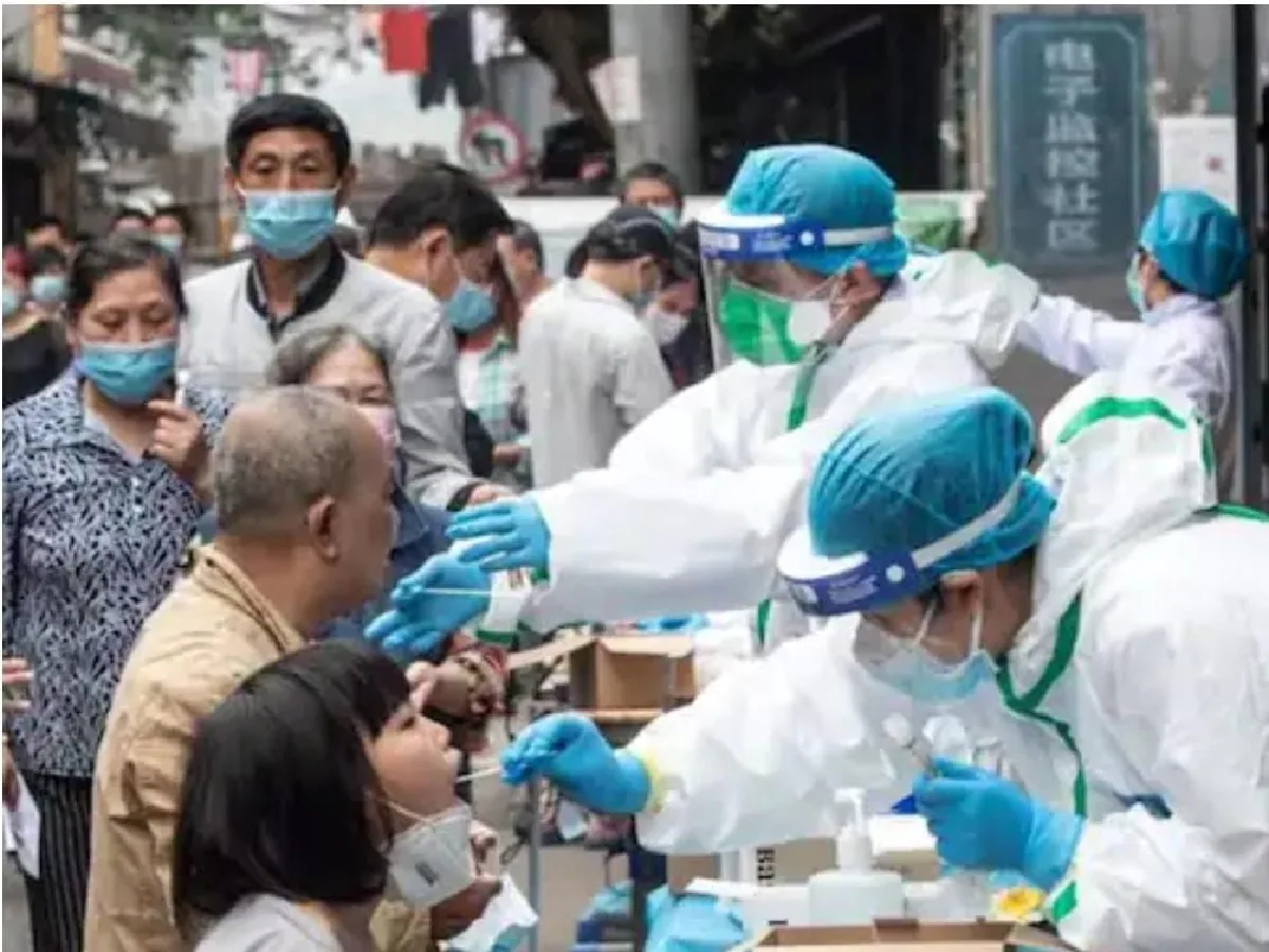 कोरोना का खतरा देश-दुनिया में:चीन में BA.5.2 वैरिएंट तेजी से म्यूटेट हो रहा, चीनी सरकार ने दो स्वदेशी दवाओं को मंजूरी दी
