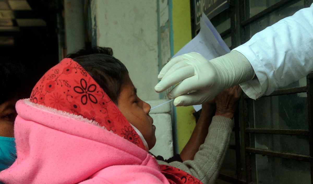 केंद्र के निर्देश पर दिल्ली सरकार कोविड जांच बढ़ाएगी