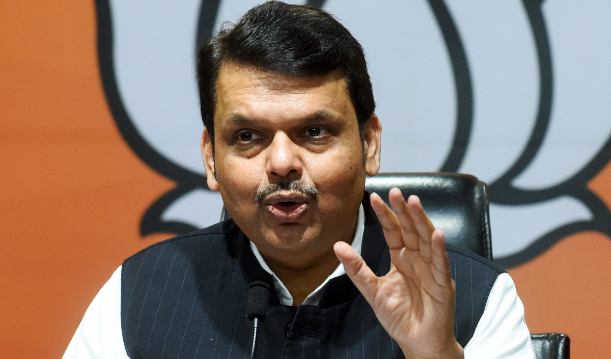 तृणमूल कांग्रेस ने सूटकेस की राजनीति वाली टिप्पणी के लिए फडणवीस पर साधा निशाना