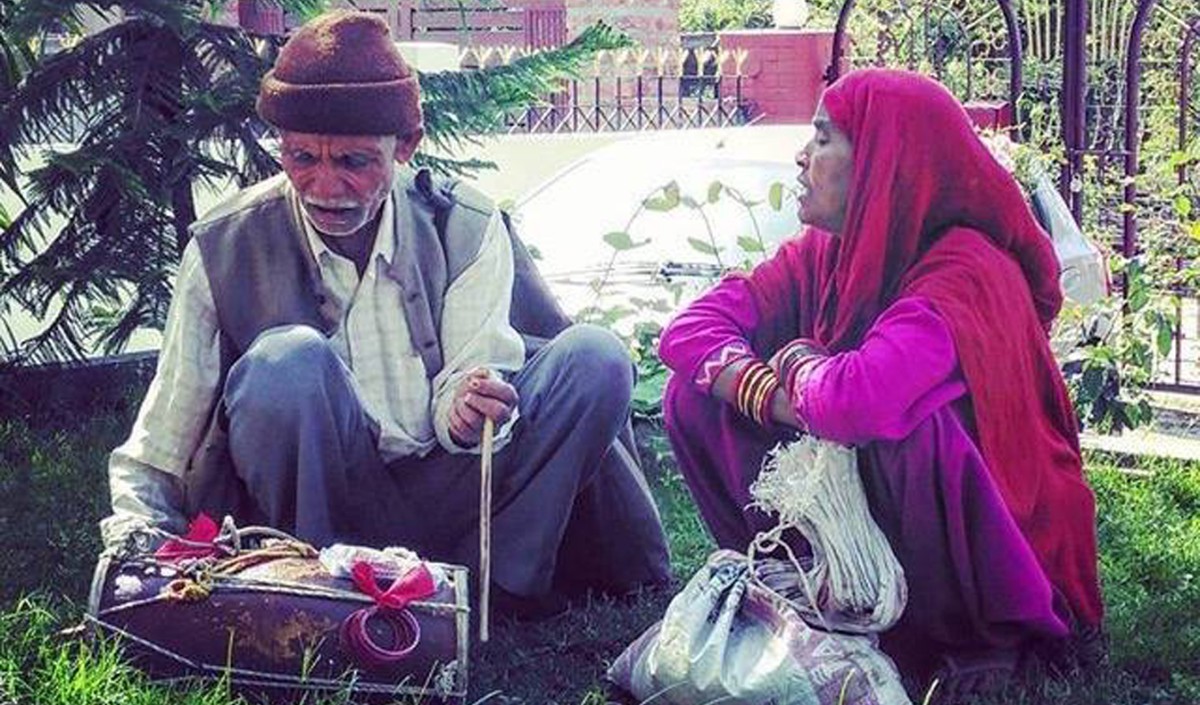 हिमाचल में नये साल के आगाज का संदेश देते ढोलरू गायक