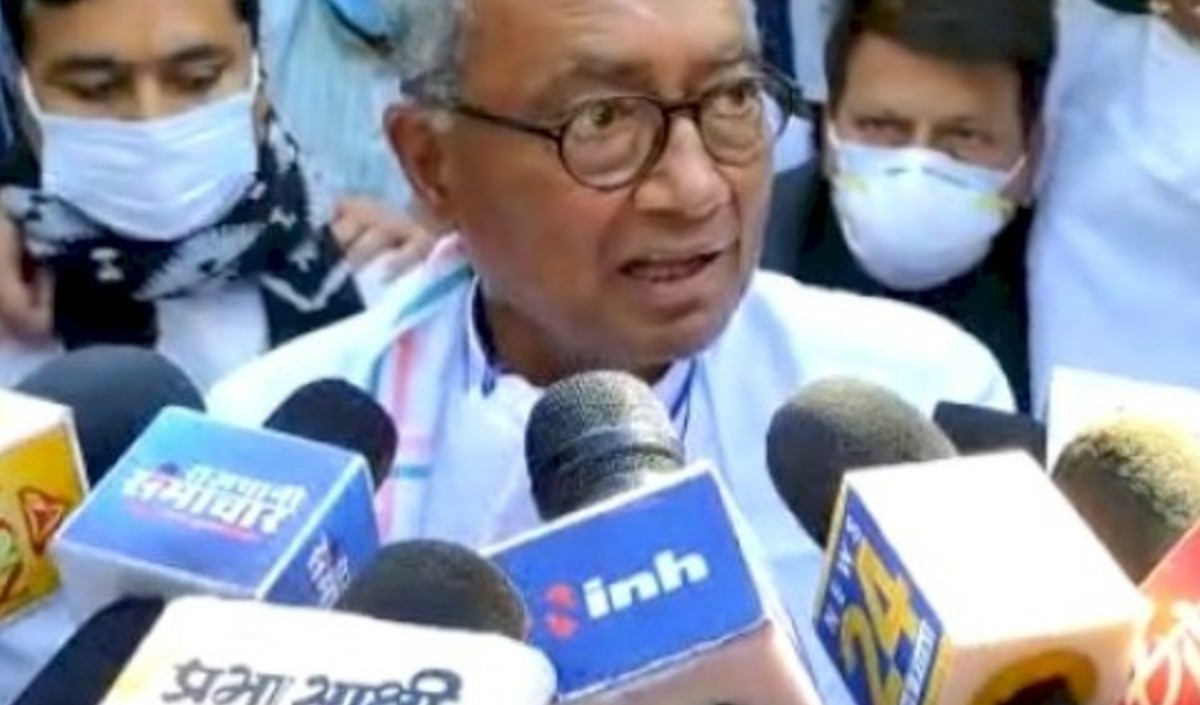 गौशाला में सैकड़ों गायों की लाशें मिलने पर बोले दिग्विजय सिंह सरकार पर लगाए आरोप