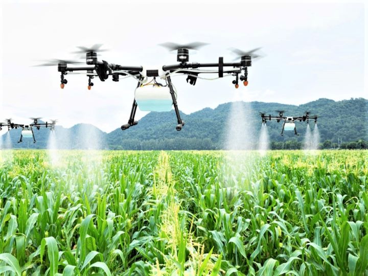 किराये पर किसानों को ड्रोन देगी गहलोत सरकार:कृषि मंत्री बोले, 2 साल में 1500 ड्रोन कस्टम हायरिंग केंद्रों पर उपलब्ध कराए जाएंगे
