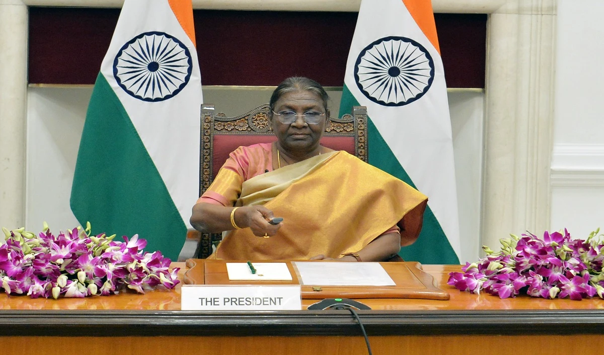 मुर्मू ने कहा कि हर शिक्षण संस्थान का लक्ष्य विश्वस्तरीय शिक्षा केंद्र बनना होना चाहिए