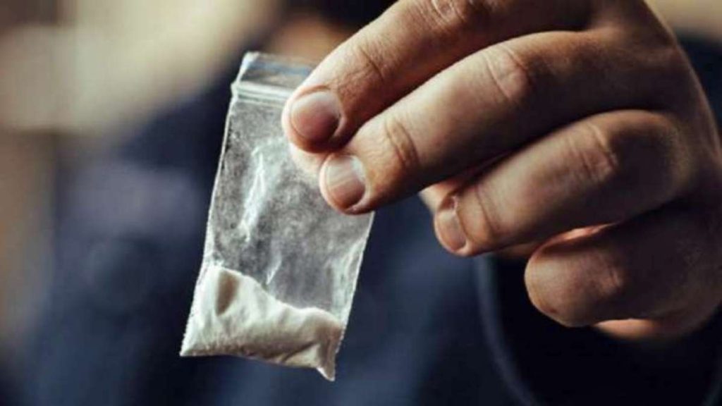 UP: ग्रेटर नोएडा में यूपी पुलिस ने पकड़ी 300 करोड़ की ड्रग्स, 9 अरेस्ट