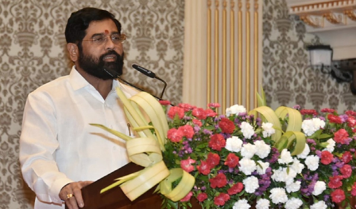 शह मात के खेल में एकनाथ शिंदे का पलड़ा भारी क्या उद्धव खेमा दे पाएगा चुनौती