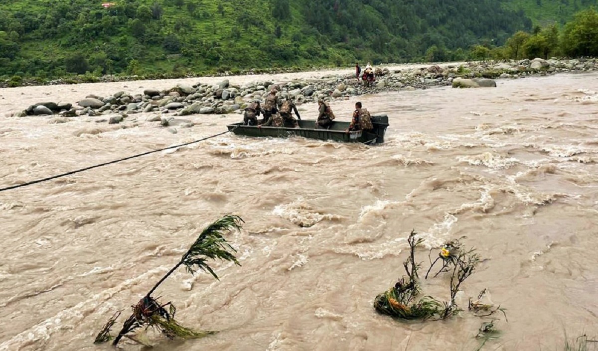 अफगानिस्तान में आफत का बरसा पानी मूसलाधार बारिश के कारण आई बाढ़ 31 लोगों की मौत