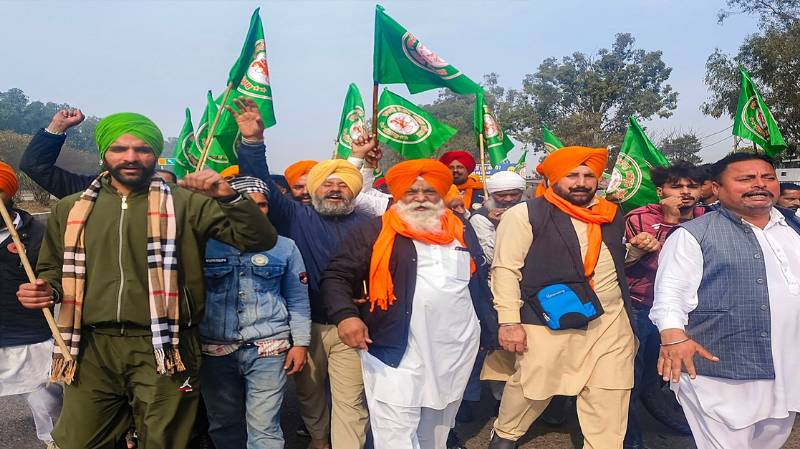 New Delhi: Punjab-Haryana Border पर डटे हुए हैं प्रदर्शनकारी, सरकार से किसान नेताओं की बातचीत रही बेनतीजा