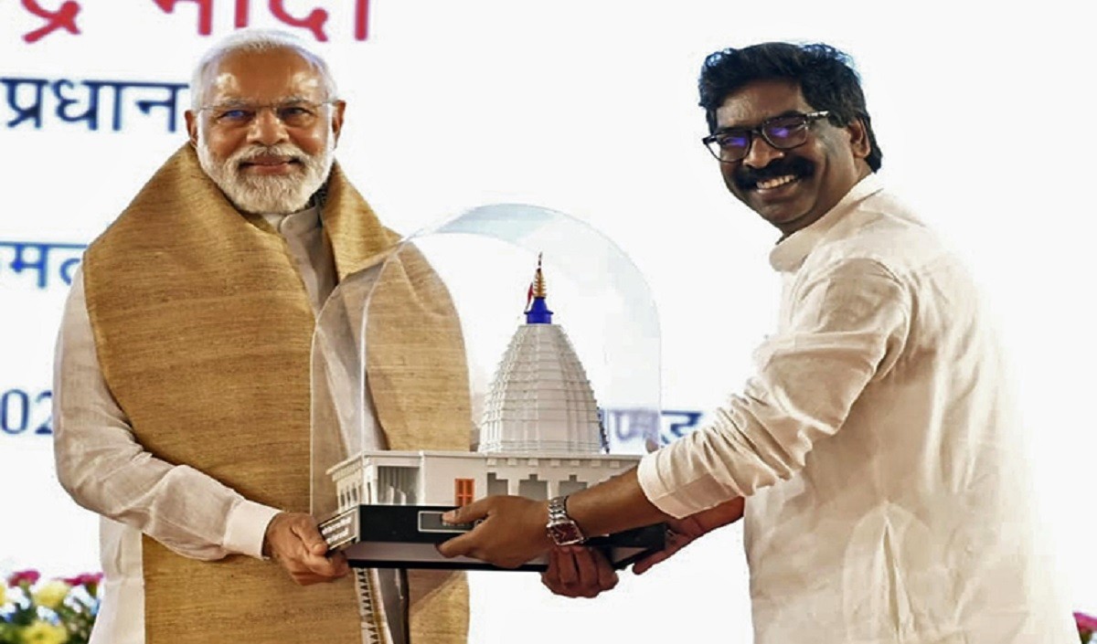 सोरेन ने राज्यपाल से मुलाकात कर निर्वाचन आयोग के फैसले पर भ्रम दूर करने का आग्रह किया