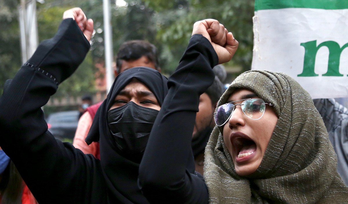 हिजाब विवाद: उच्च शिक्षा विश्वविद्यालय और कॉलेज 16 फरवरी तक बंद रहेंगे