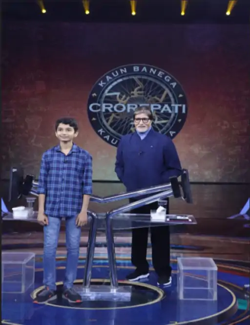 CBSE के टॉपर्स मानस ने KBC में जीते 50 लाख तनीषा बनना चाहती हैं IAS