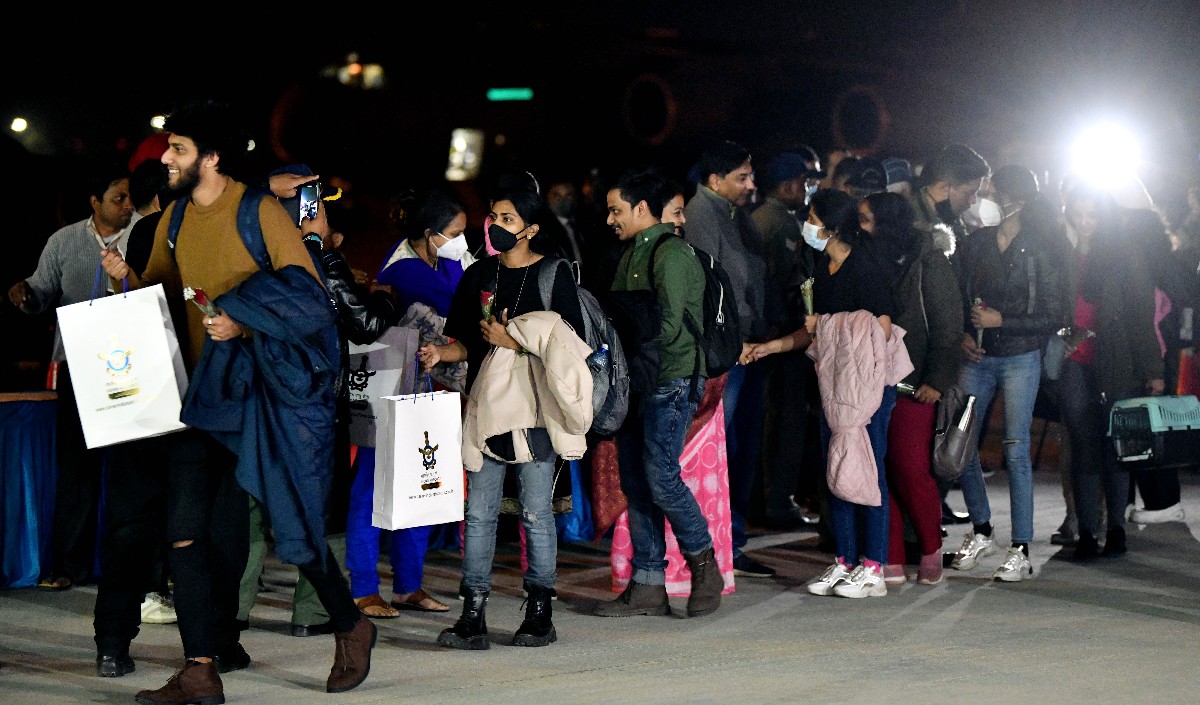  भारतीय वायु सेना के तीन विमान 629 भारतीयों को लेकर दिल्ली पहुंचे