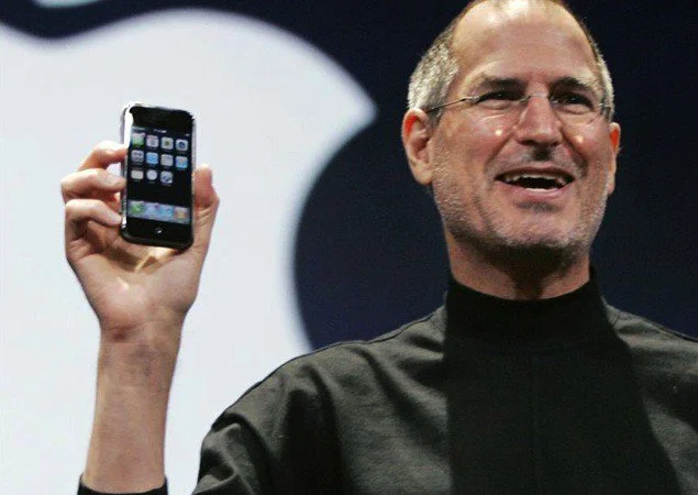 iPhone यूं ही नहीं होते खास, स्टीव जॉब्स ने इसको खरीदने में लगा दिए थे 8 साल