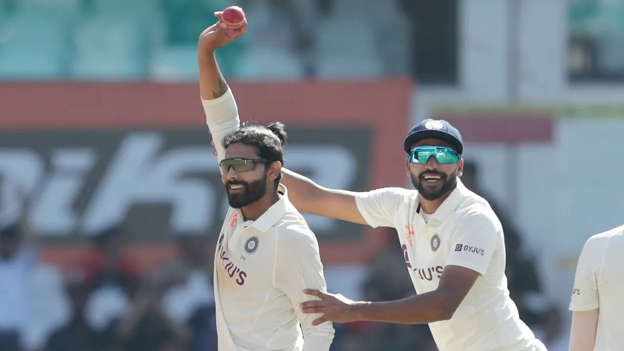 New Delhi: क्या रवींद्र जडेजा ने बेईमानी की? उंगली पर क्या लगाया, टीम इंडिया ने मैच रैफरी के सवाल पर दिया जवाब