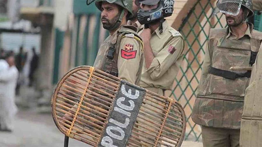 जम्मू कश्मीर में आतंकवादियों के खिलाफ कड़ा एक्शन, आम नागरिकों की हत्या के मामले में हिरासत में लिए गए 570 संदिग्ध