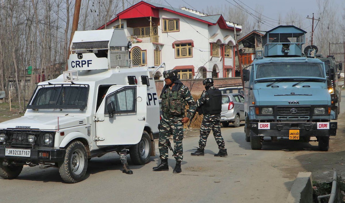 जम्मू-कश्मीर में महौल बिगाड़ने की कोशिश अज्ञात बदमाशों ने मंदिर में घुसकर तोड़ी भगवान की मूर्तियां