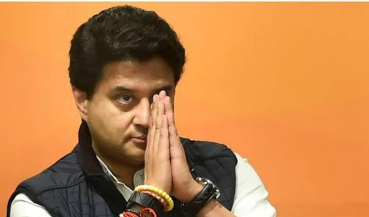 ज्योतिरादित्य सिंधिया को मिला मुख्यमंत्री बनने का आशीर्वाद कांग्रेस ने किया कटाक्ष