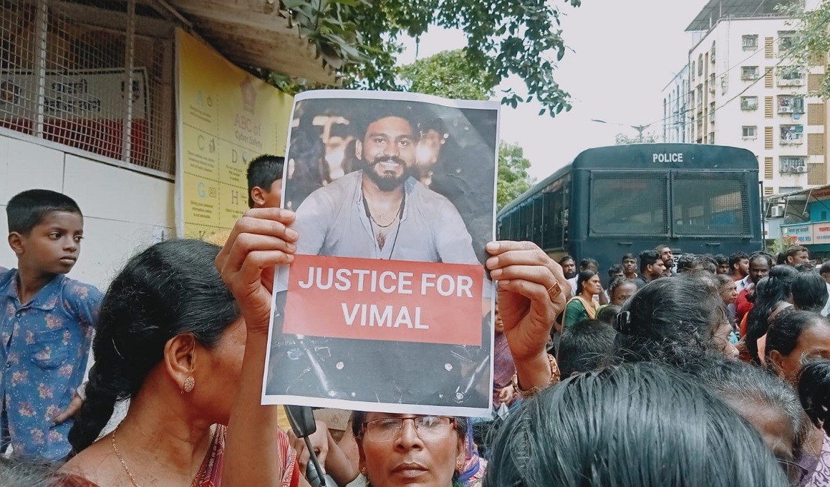 मुंबई में कबड्डी प्लेयर की क्रिकेट स्टंप से पीट-पीटकर हत्या लोगों का प्रदर्शन अब तक तीन गिरफ्तार