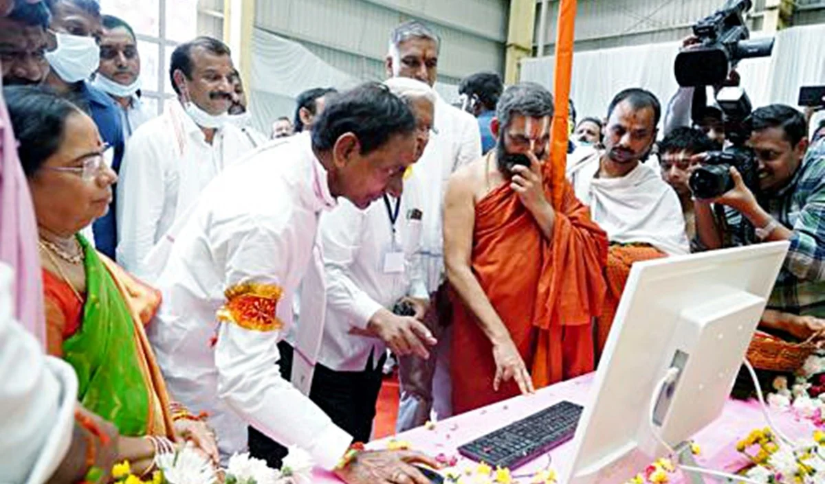 तेलंगाना के मुख्यमंत्री ने बेंगलुरु में देवेगौड़ा से की मुलाकात