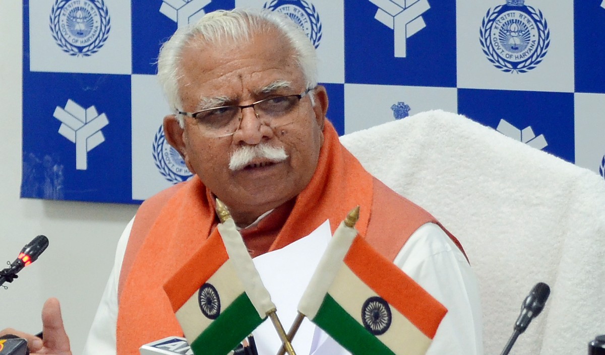 हरियाणा के मुख्यमंत्री मनोहर लाल खट्टर ने पंचकूला के सिनेमाघर में द कश्मीर फाइल्स फिल्म देखी