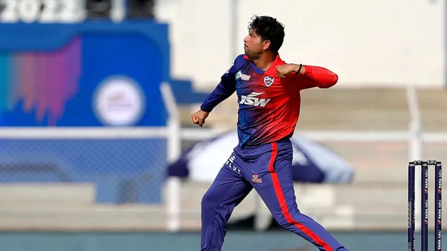 Kuldeep Yadav ने IPL 2022 के पहले ही मैच में किया धमाका साथी बोला- KKR में वह सेफ नहीं था