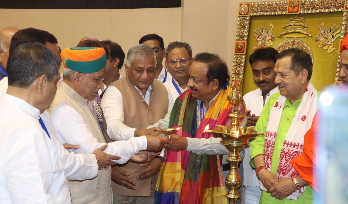 दिल्ली में आयोजित हुआ 2621वां महावीर जयंती समारोह कई जानी-मानी हस्तियां हुई शामिल