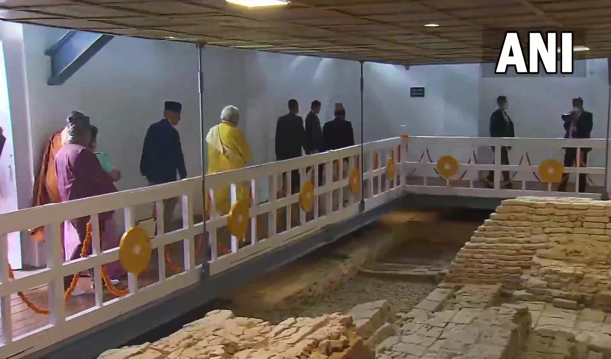 बुद्ध पूर्णिमा पर लुंबिनी पहुंचे नरेंद्र मोदी नेपाल के पीएम ने किया स्वागत मायादेवी मंदिर के किए दर्शन