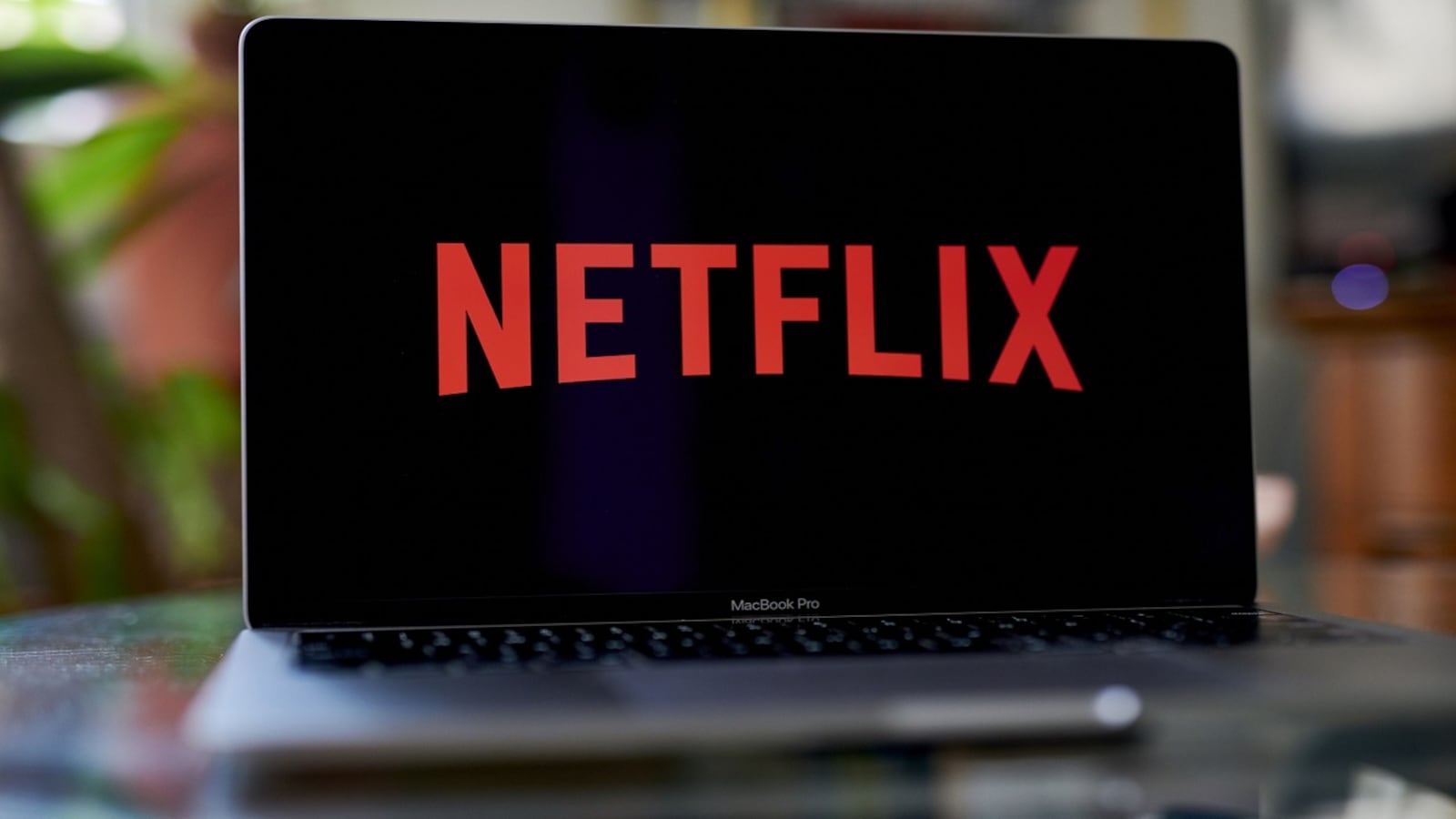 Netflix जैसे OTT का पासवर्ड शेयर करने पर जेल हो सकती है, इस देश ने बनाया कानून