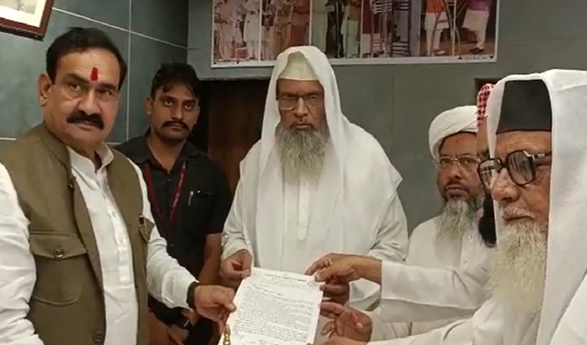 भोपाल के शहर काजी ने नरोत्तम मिश्रा से की मुलाकात कहा- हिंदू संगठन इतवारा-बुधवारा से जुलूस निकालने की दे रहे चेतावनी
