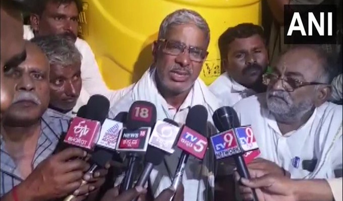 निजी मेडिकल कॉलेज में घूसखोरी-जातिवाद से विद्यार्थी विदेश जाने को मजबूर : नवीन के पिता