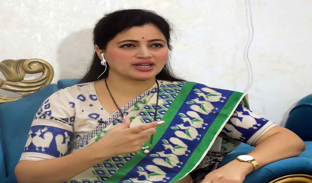 नवनीत राणा की जान को खतरा शुभचिंतक ने खत लिखकर किया आगाह- सावधान रहें कुछ लोग पीछा कर रहे