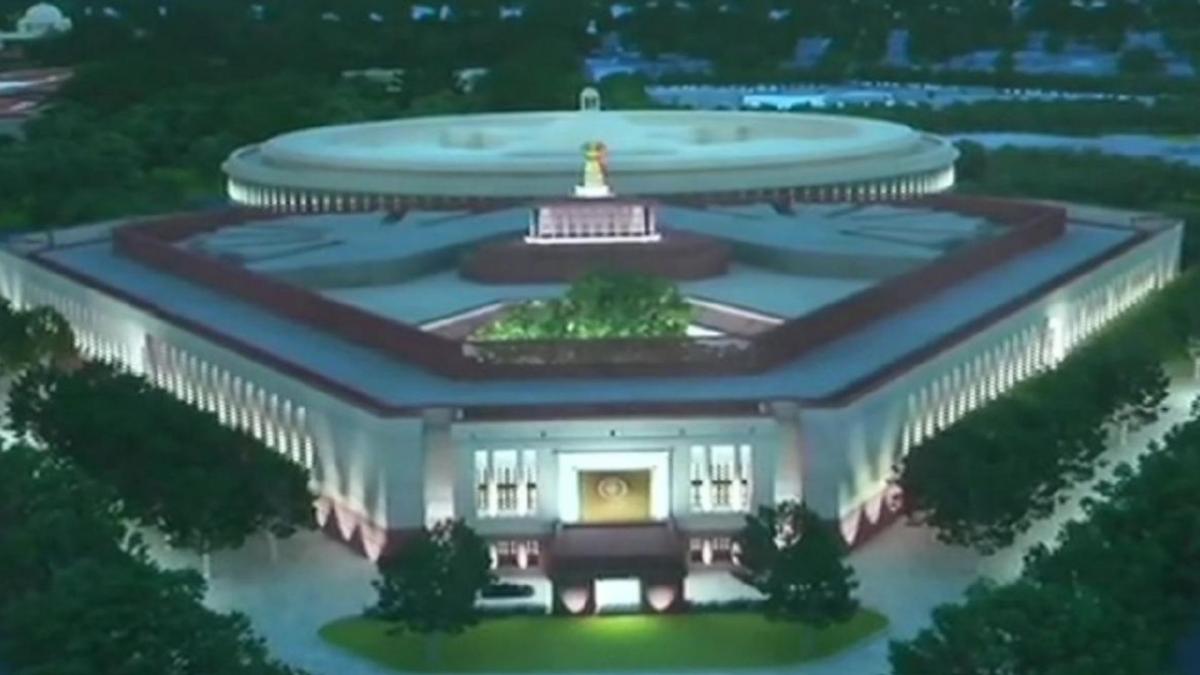 New Parliament Building: Made in India वाले संसद भवन को लेकर सियासत क्यों?