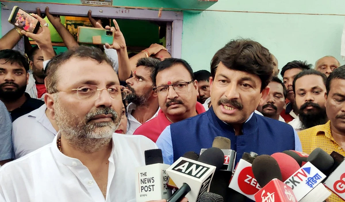 एयरपोर्ट सुरक्षा चूक मामले में निशिकांत दुबे मनोज तिवारी समेत 9 के खिलाफ मामला दर्ज