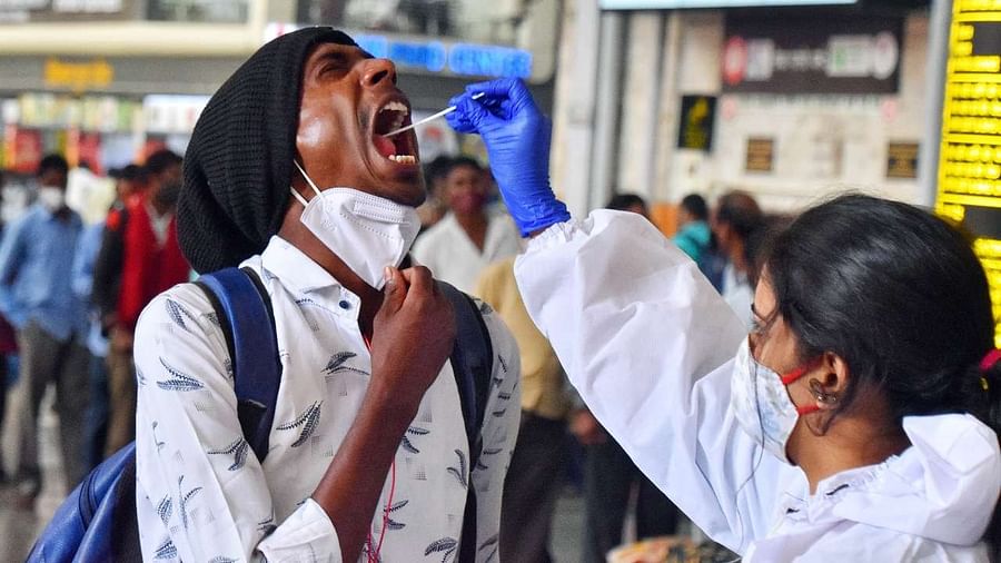 ओमिक्रॉन का कहर 1400 के पार हुई संक्रमितों की संख्‍या इन 5 राज्‍यों में 100 से ज्‍यादा केस