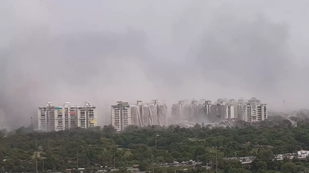 गाजियाबाद:NCR में फिर हवा की सेहत खराब,300 के पार पहुंच रहा गाजियाबाद-नोएडा का AQI, ग्रेप सेकेंड स्टेज लागू, फैक्ट्रियों में कोयले पर रोक