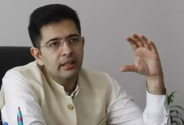 New Delhi: Rajya Sabha से निलंबन के बाद Raghav Chadha ने बदला ट्विटर बायो, लिखा- निलंबित सांसद