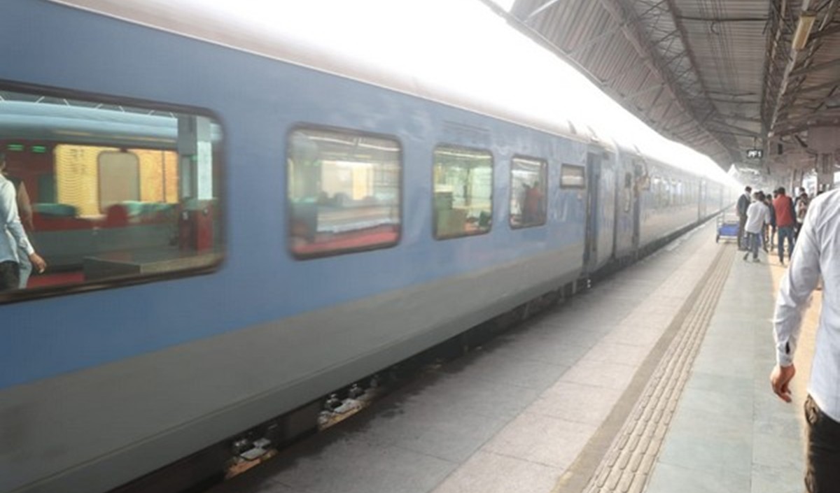 भर्ती परीक्षाओं को लेकर हिंसा : रेलवे ने अक्सर पूछे जाने वाले सवाल-जवाब की सूची जारी की