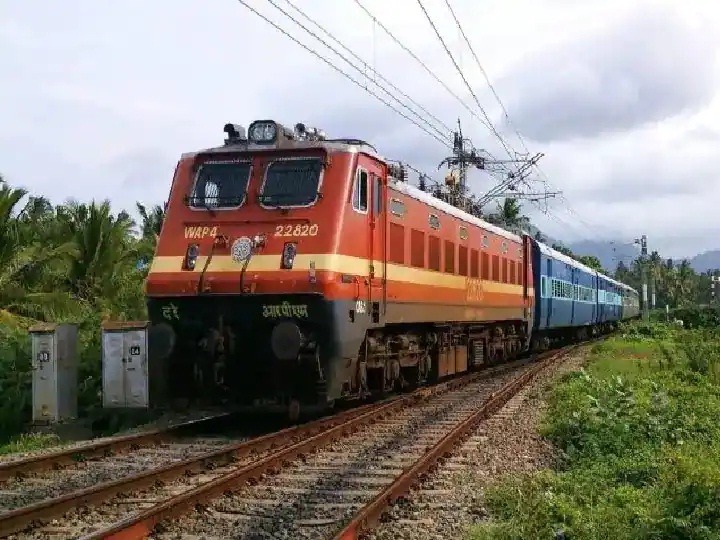 होली से पहले 4 मार्च तक 33 ट्रेनें कैंसिल, गोमतीनगर- मल्हौर रूट पर चलेगा ट्रैक डबलिंग का काम