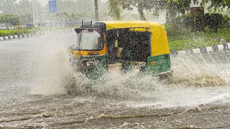 New Delhi: साइक्लोन के असर से इन राज्यों में होगी भारी बारिश, मौसम विभाग का अलर्ट जारी