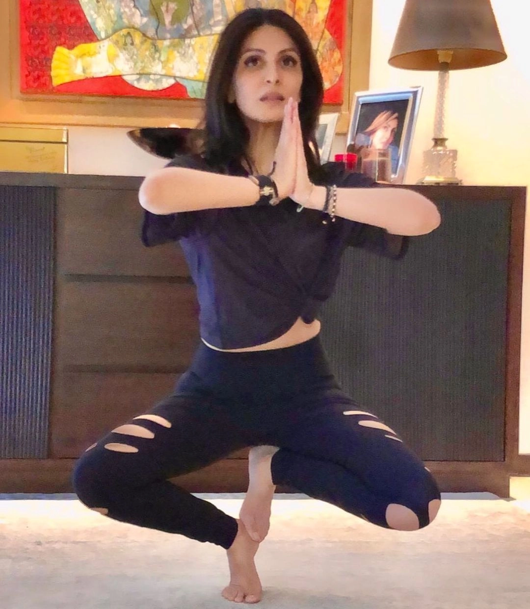 International Yoga Day: रणबीर कपूर की बहन रिद्धिमा ने किया बेहद मुश्किल योगासन, मां नीतू और बेटी भी दिखीं साथ