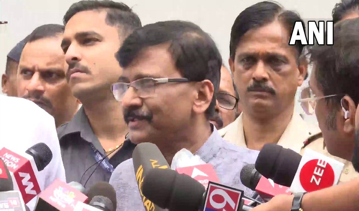 पवार से मीटिंग के बाद बोले राउत- बागियों से नहीं करेंगे बात फ्लोर टेस्ट में जीतेंगे
