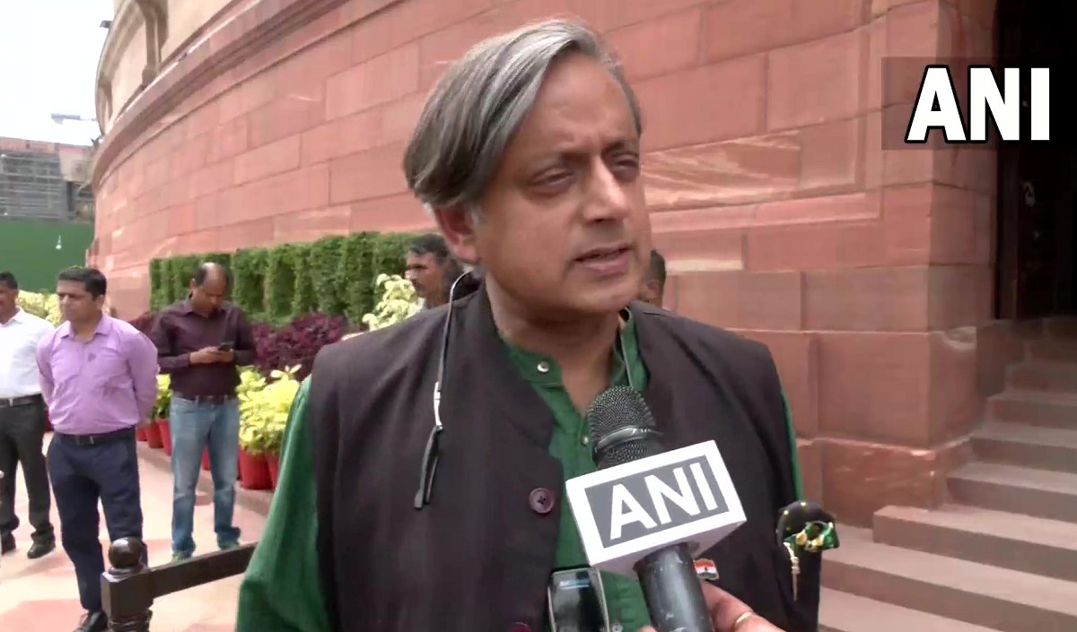 विपक्ष की आवाज को नहीं दबाना चाहिए शशि थरूर बोले- हमारे सांसदों का निलंबन हो वापस