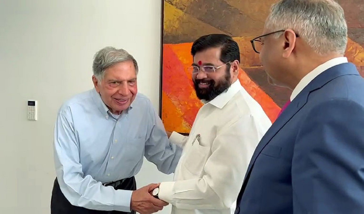 शिंदे ने आज रात दिल्ली रवाना होने का कार्यक्रम रद्द किया: अधिकारी