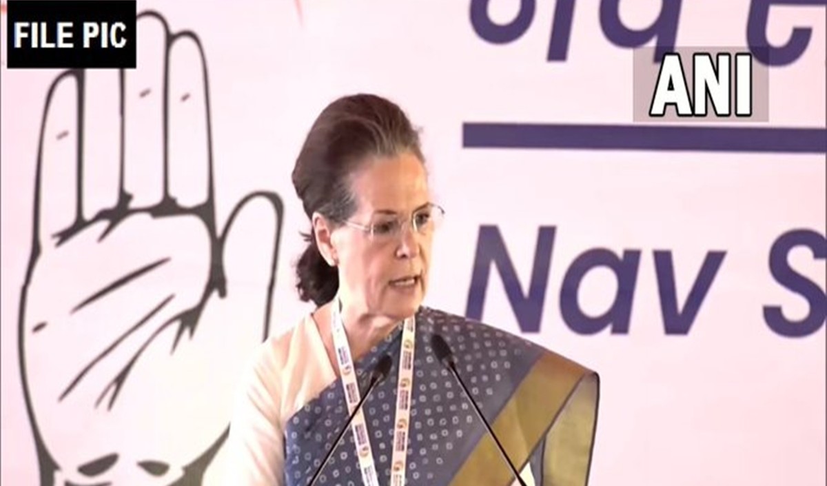 सोनिया से पूछताछ : संसद के भीतर और बाहर विरोध जताएगी कांग्रेस