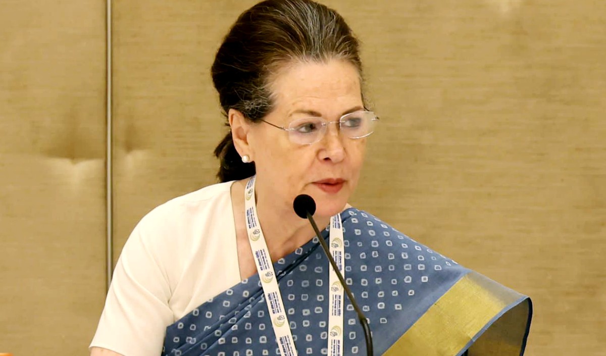 सोनिया गांधी से ईडी फिर करेगी पूछताछ कांग्रेस नेताओं के भारी विरोध के बीच पूछे जाएंगे सवाल