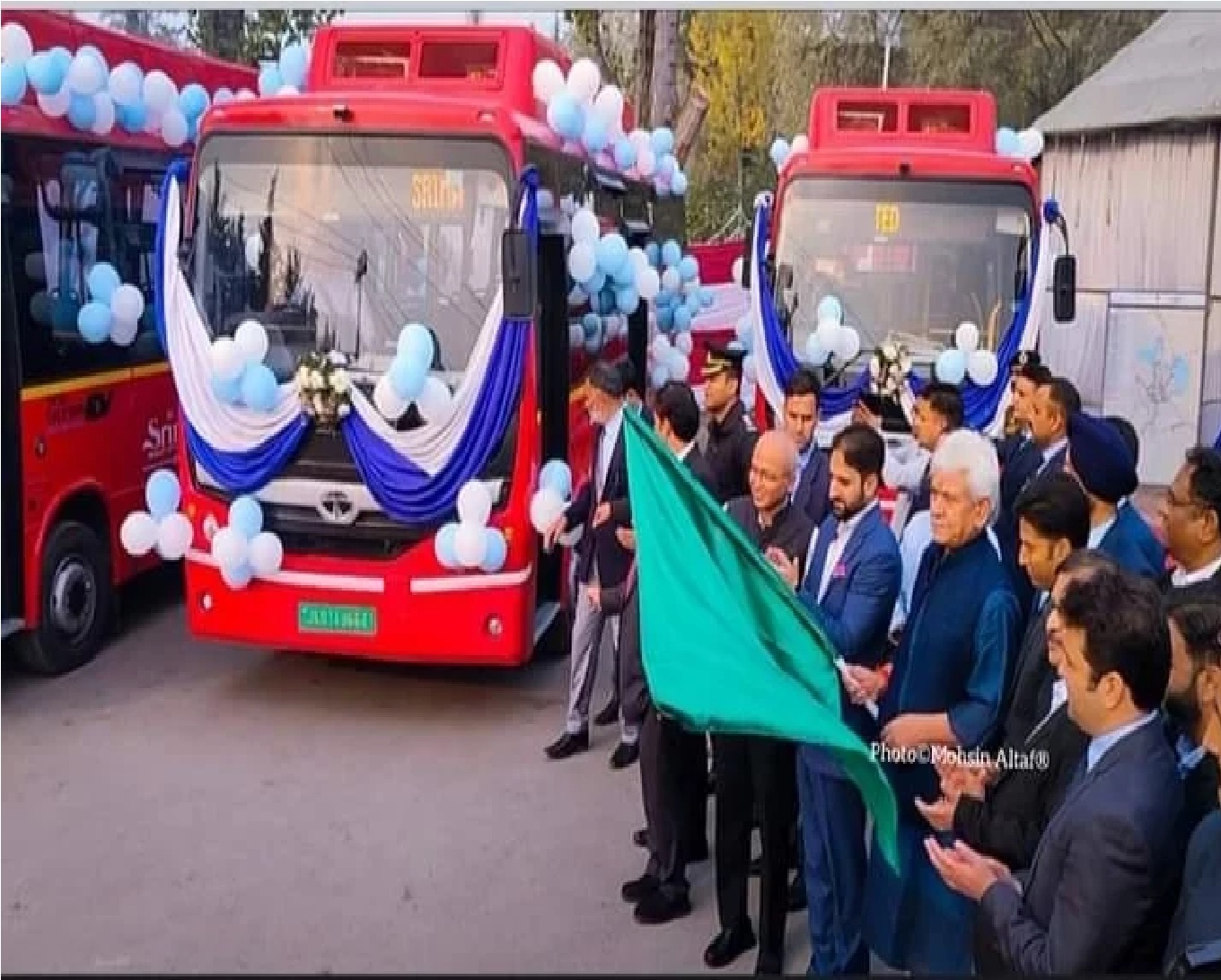 New Delhi: Smart City Srinagar को मिलीं 100 Electric Buses, प्रदूषण से शहर को मिलेगी राहत